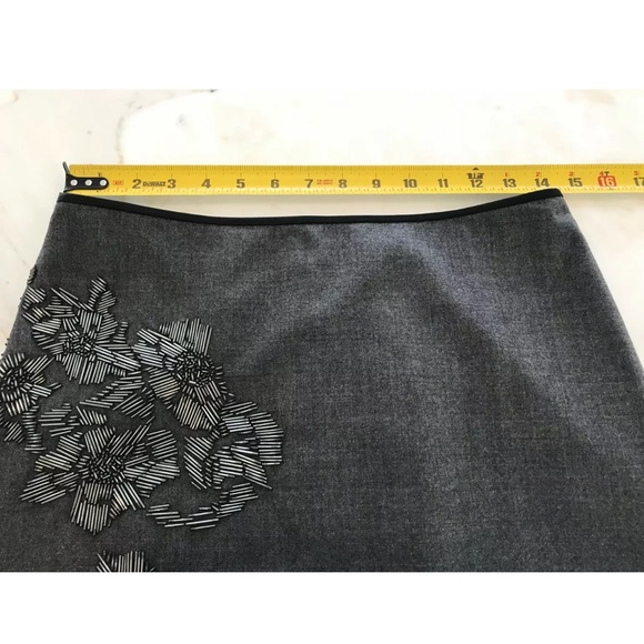 DKNY GRAY BEADED EMBELLISHED SKIRT SIZE 4 NWOTS! - Picture 8 of 12